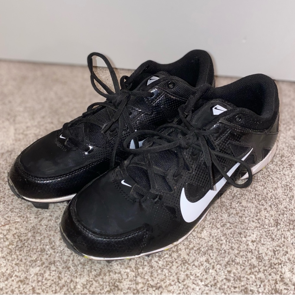nike softball shoes